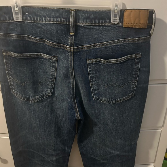 33w
30l
Never worn American eagle dark blue jeans - Picture 6 of 6
